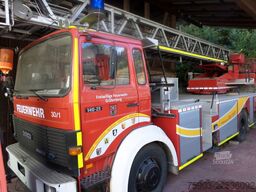 MAGIRUS DEUTZ Feuerwehr Drehleiter Magirus DLK 23/12    1 hand