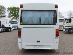 Mercedes-Benz 815 D 31 places! Manual injection