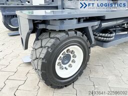 Combilift C4000 GAS TRIPLEX 5550 POSITIONER CABIN