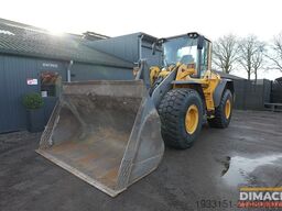 Volvo L120F 4x4 - smeersysteem - camera - airco - NL ...