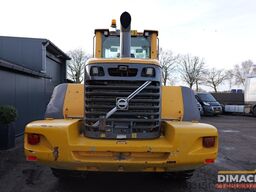 Volvo L120F 4x4 - smeersysteem - camera - airco - NL ...