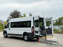 FIAT Ducato 2.3 Multijet Maxi 5 Sitze Rollstullift