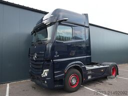 Mercedes-Benz Actros 1945 GigaSpace tractor unit