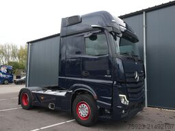 Mercedes-Benz Actros 1945 GigaSpace tractor unit