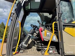 Volvo EW160E Wheeled Excavator w/ Elevating Cab and Grap