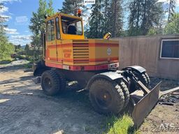 Åkerman H3M Wheeled Excavator – Tiltrotator and Bucket
