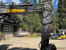 Åkerman H3M Wheeled Excavator – Tiltrotator and Bucket