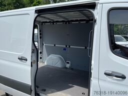 Mercedes-Benz Sprinter 211 KASTEN 6-Gang Holzboden DAB AHK