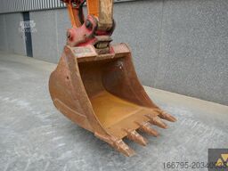 Hitachi ZX225USLC-6