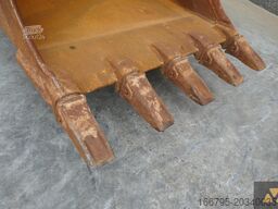 Hitachi ZX225USLC-6
