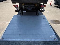 MERCEDES-BENZ ANTOS 2533 L Getränkekoffer 8,20 m LBW 2 T*LENK