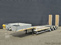 Max Trailer MAX 110 / 3 X STEERING AXLE / HYDRAULIC RAMP