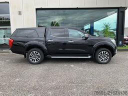 Nissan Navara 4WD 5 posti con HardTop