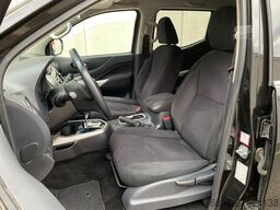 Nissan Navara 4WD 5 posti con HardTop