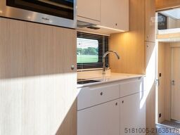 Scania S500  New Scania S500 STX! 6 horses plus living...