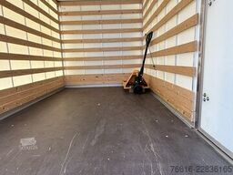 Mercedes-Benz Sprinter 317