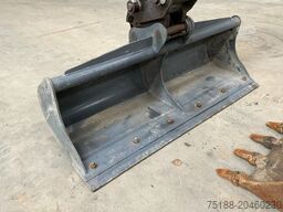 Hitachi ZX 48 U-5A CLR