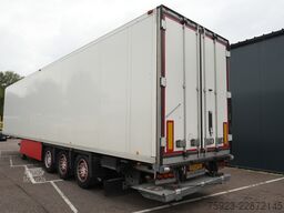 Schmitz Cargobull 3 AXLE FRIGO TRAILER WITH CARRIER VECTOR 1950
