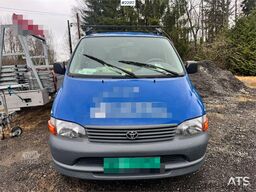 Toyota Hiace 4WD with 2 sets of tires