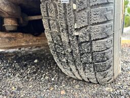 Toyota Hiace 4WD with 2 sets of tires