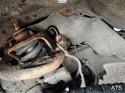 Toyota Hilux 4x4 van – 2 sets of tires!