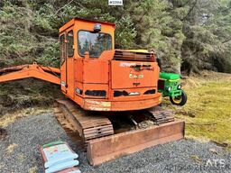Schaeff HR26 crawler excavator with 2 buckets.
