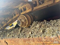 Schaeff HR26 crawler excavator with 2 buckets.