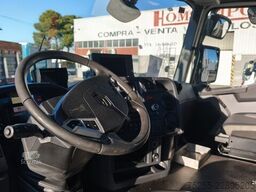 RENAULT 26.440 C 6X2 EURO 6 + GRUA HMF