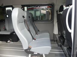 VW Crafter Kombi 35 2.0 TDI MR Autom. RAMPE/9-SITZE
