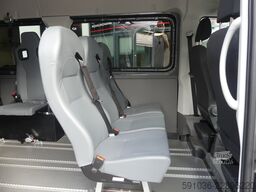 VW Crafter Kombi 35 2.0 TDI MR Autom. RAMPE/9-SITZE