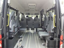 VW Crafter Kombi 35 2.0 TDI MR Autom. RAMPE/9-SITZE