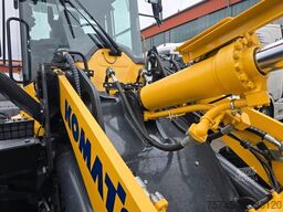 KOMATSU WA 200 * WENIG BELASTET * TOP * NEUE REIFEN