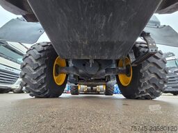 KOMATSU WA 200 * WENIG BELASTET * TOP * NEUE REIFEN