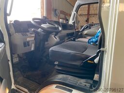 MITSUBISHI FUSO Canter 9C18