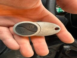 MERCEDES-BENZ Arocs 3243 8x4 Kipper Schwarzmuller Bordmatik