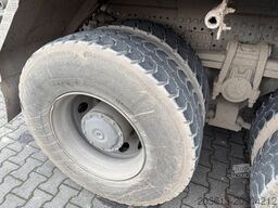 MERCEDES-BENZ Arocs 3243 8x4 Kipper Schwarzmuller Bordmatik