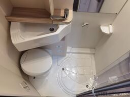 EURAMOBIL ACTIVA ONE 690 HB / 180PS-40H MAXI/ PANORAMADACH