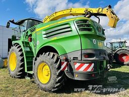 John Deere 8300