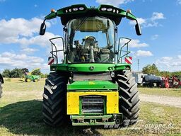 John Deere 8300