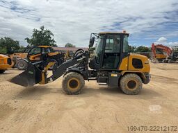 XCMG XC916E with bucket and forks