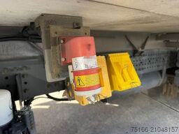 MERCEDES-BENZ ANTOS 2540 L Kühlkoffer 8,2 m LBW 2 T*CARRIER