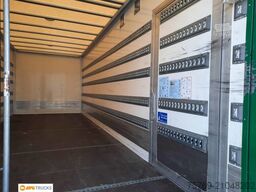 MERCEDES-BENZ 1827 L ACTROS Koffer 7,35 m mit Tür + LBW 2t