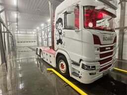 Scania R540 6x2 tractor unit. Stiholt body.