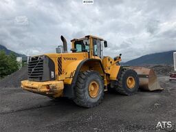 Volvo L180F Wheel loader with bucket