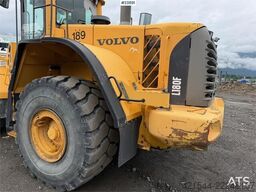 Volvo L180F Wheel loader with bucket