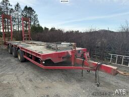 NC BT-24 3-axle equipment trailer with hydraulic ramp