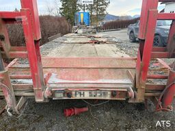 NC BT-24 3-axle equipment trailer with hydraulic ramp