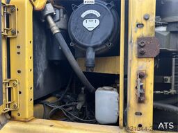 Komatsu pc210lc-8 excavator w/ tooth bucket