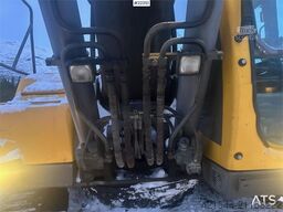 Volvo EC210LC excavator w/ toothed bucket. WATCH VIDEO