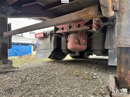Renault T460 tractor unit